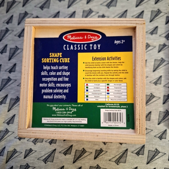 Melissa & Doug Classic Toy Shape Sorting Cube 2-5 years - Picture 5 of 6